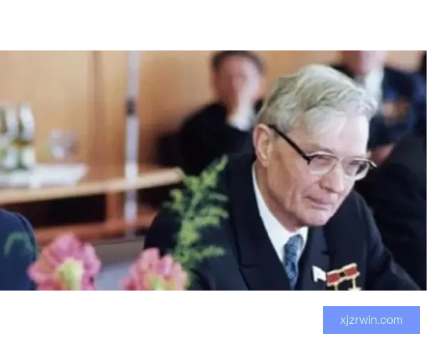 维罗纳主场惜败佛罗伦萨 法乔利制胜 苏斯洛夫与古德蒙德松染红离场